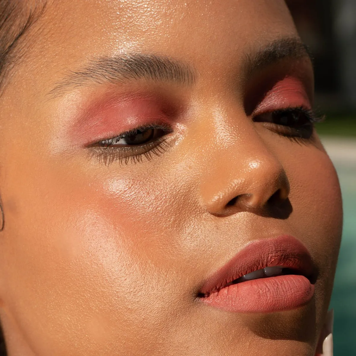 HOT FLUFF - 02 Gingerbread JASON WU BEAUTY